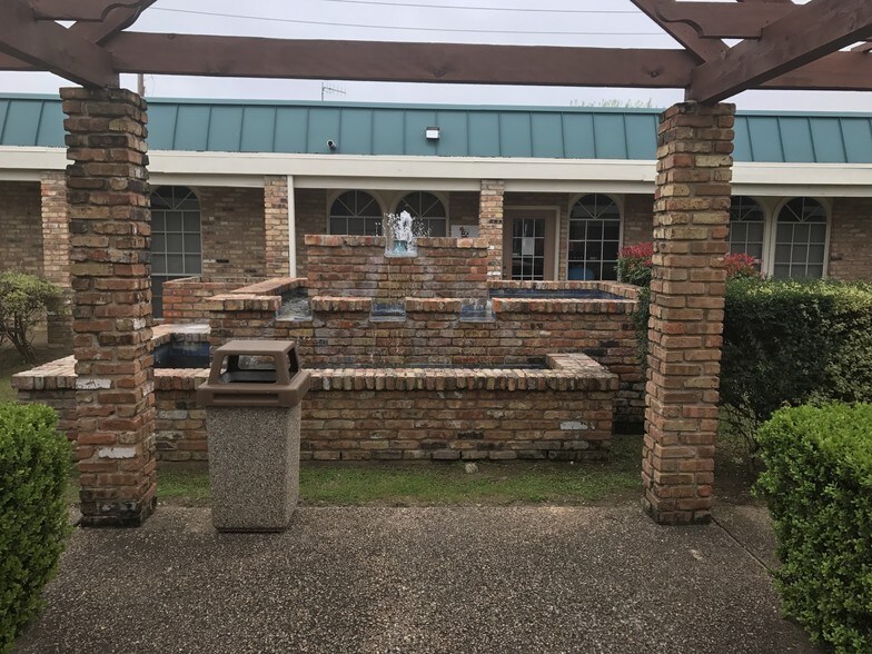 More Photos Of 1205 N State Highway 123, San Marcos Office For Lease