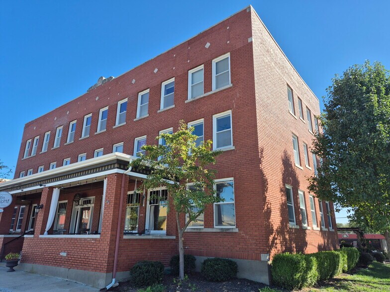 More Photos Of 139 W Peoria St, Paola Apartments For Lease