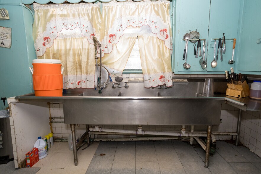 More Photos Of 146 S Munn Ave, East Orange Skilled Nursing Facility For Sale