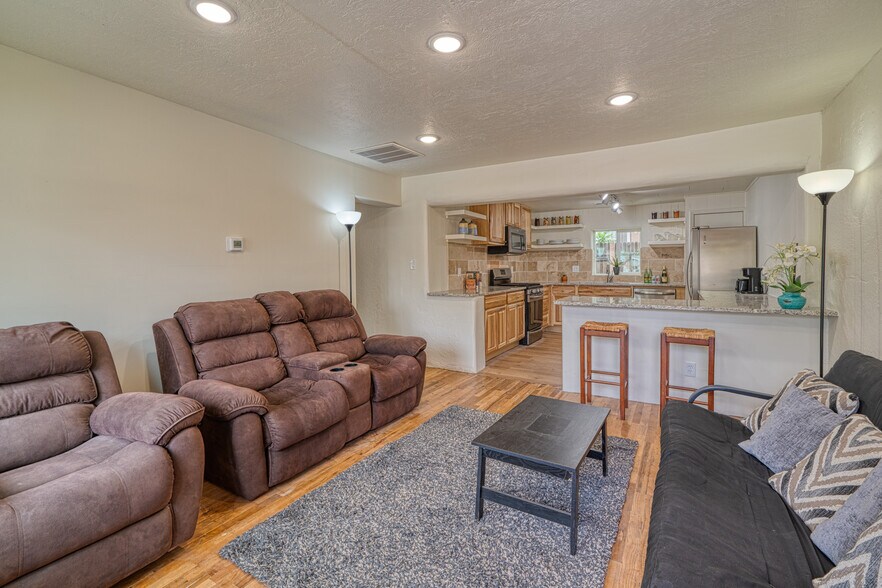 More Photos Of 720-724 School St, Espanola Apartments For Sale