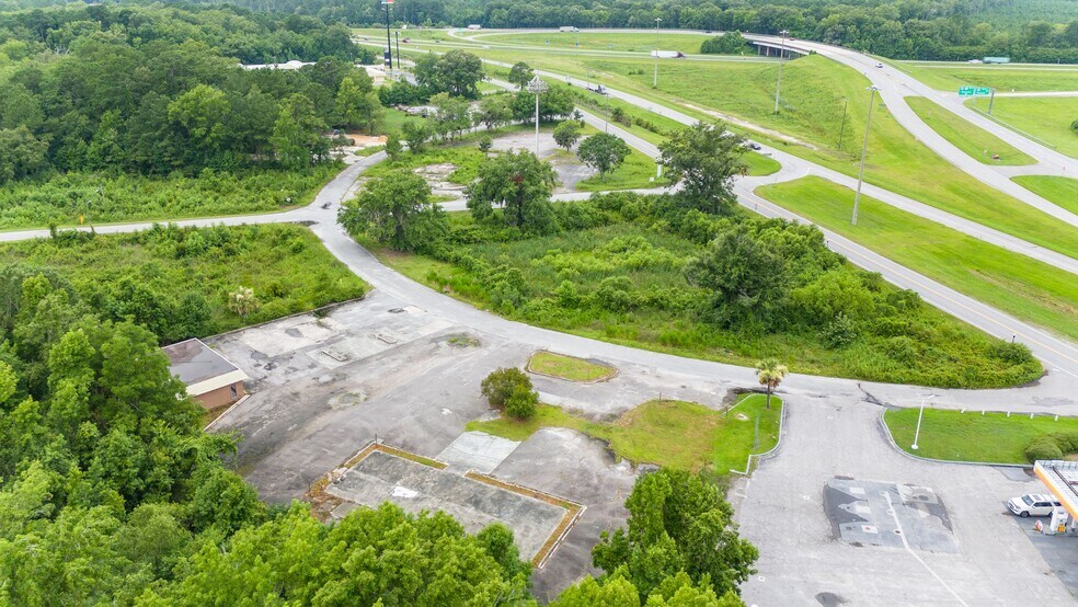 More Photos Of 61 Charles Frazier Cir, Yemassee General Retail For Sale