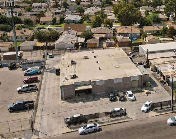 More Photos Of 133 V St, Bakersfield Warehouse For Sale