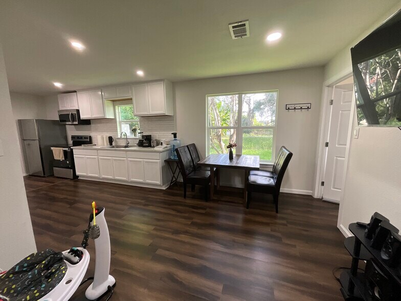 More Photos Of 21095 FM 362 Rd, Waller Flex For Sale