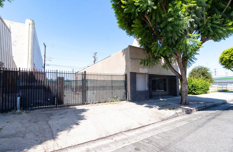 More Photos Of 123 N Long Beach Blvd, Compton Storefront Retail Office For Sale