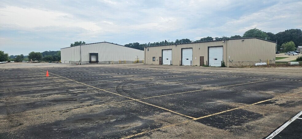 More Photos Of N7160 Raceway Rd, Beaver Dam Flex For Sale
