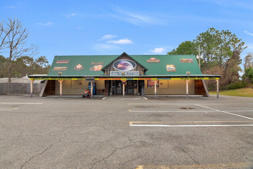 Primary Photo Of 2023 Memorial Dr, Waycross General Retail For Sale