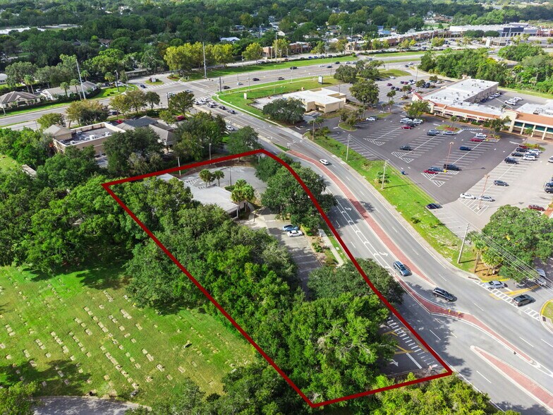 More Photos Of 555 S Hunt Club Blvd, Apopka Bank For Lease