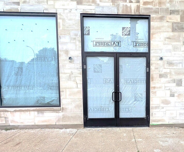 More Photos Of 400-420 S Main St, Clawson Office For Lease