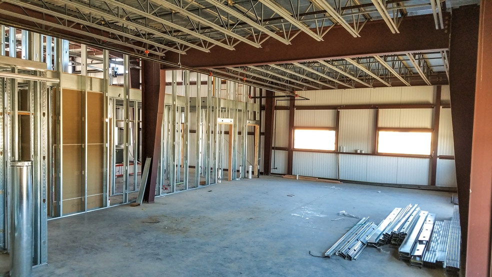 More Photos Of 3000 Airport Dr, Erie Light Manufacturing For Sale