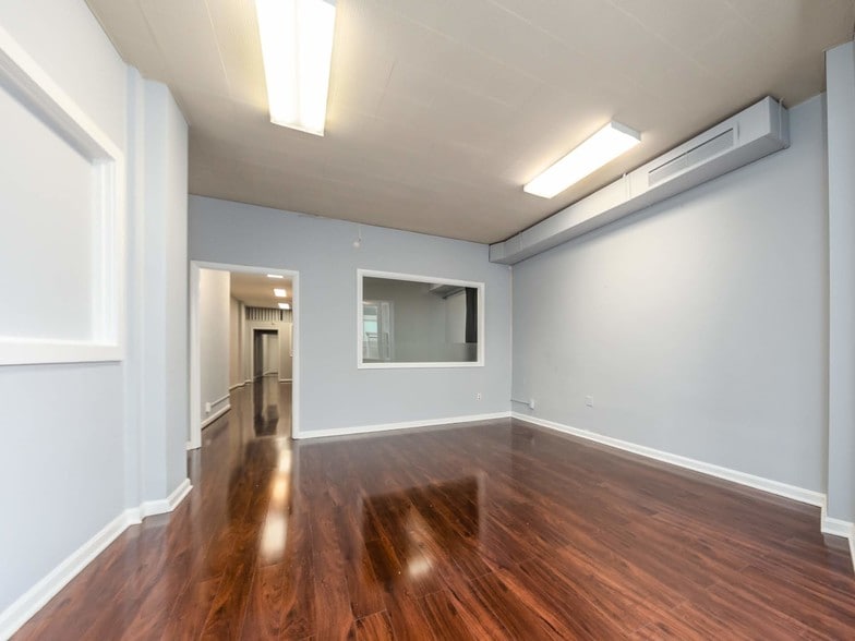 More Photos Of 2420 Wilson Blvd, Arlington Loft Creative Space For Lease