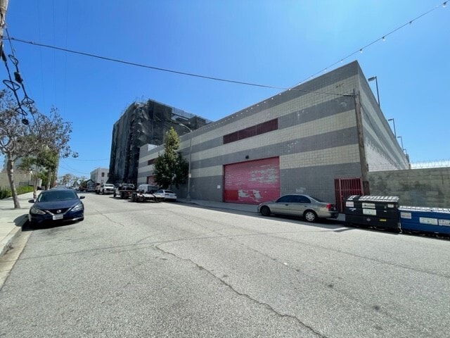 Primary Photo Of 460 W 5th St, San Pedro Parking Garage For Lease