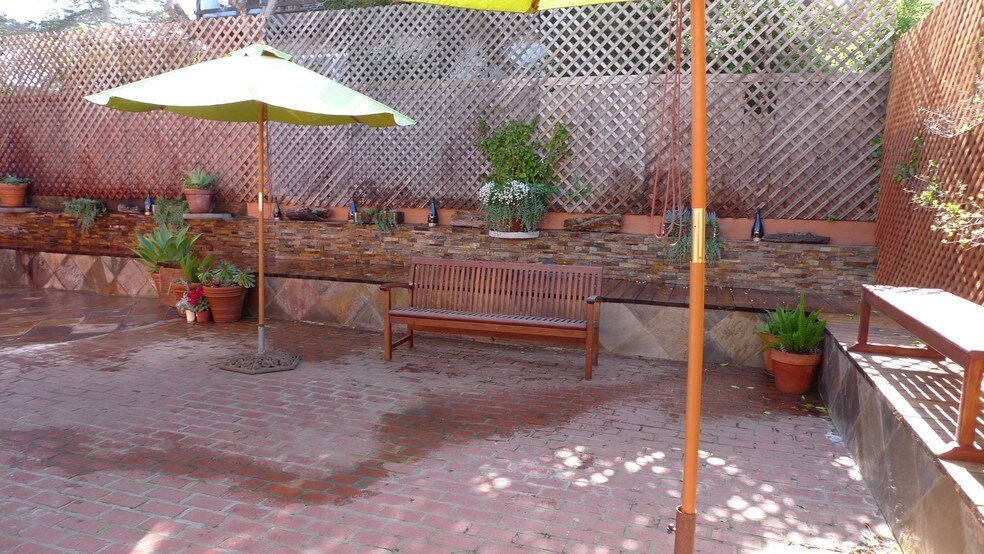 More Photos Of 111-115 Central Ave, Pacific Grove Storefront For Lease