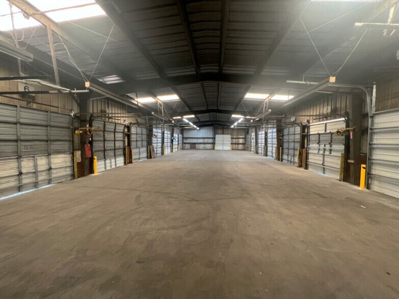 More Photos Of 1421 S Washington Ave, Iola Truck Terminal For Lease