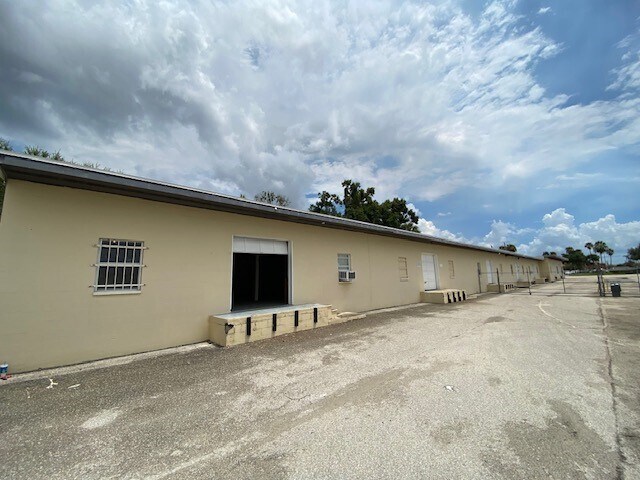 More Photos Of 23160 Harbor View Rd, Port Charlotte Warehouse For Lease