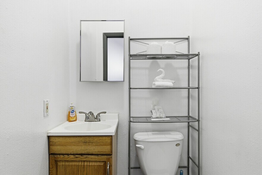 More Photos Of 201 S 4th St, Glenrock Storefront For Sale