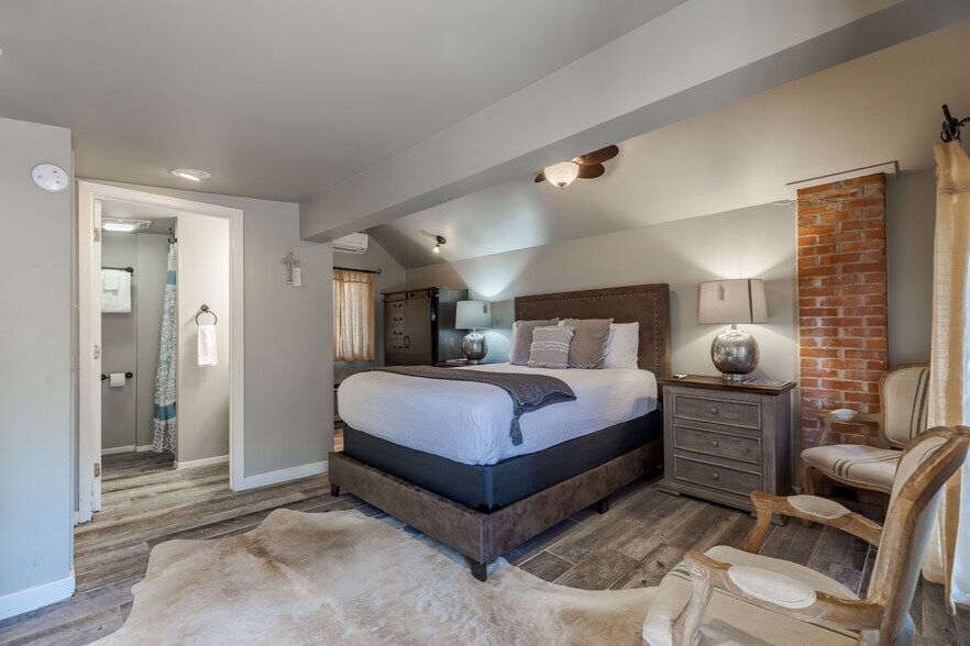 More Photos Of 514 W Austin St, Fredericksburg Specialty For Sale