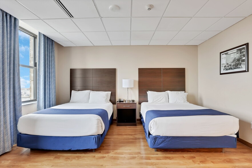 More Photos Of 301 Broadway, Lorain Hotel For Sale