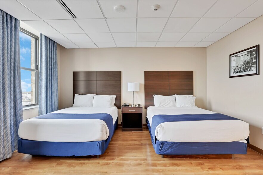 More Photos Of 301 Broadway, Lorain Hotel For Lease
