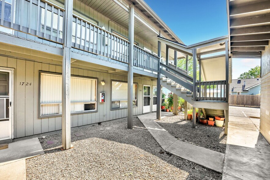 More Photos Of 1720-1738 Broadway St NE, Salem Apartments For Sale