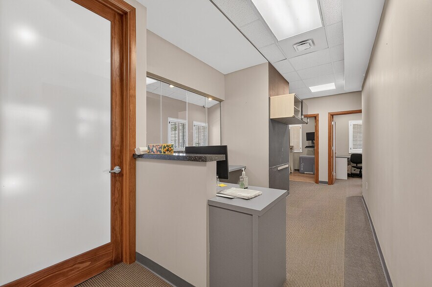 More Photos Of 8202 Clearvista Pky, Indianapolis Office For Sale