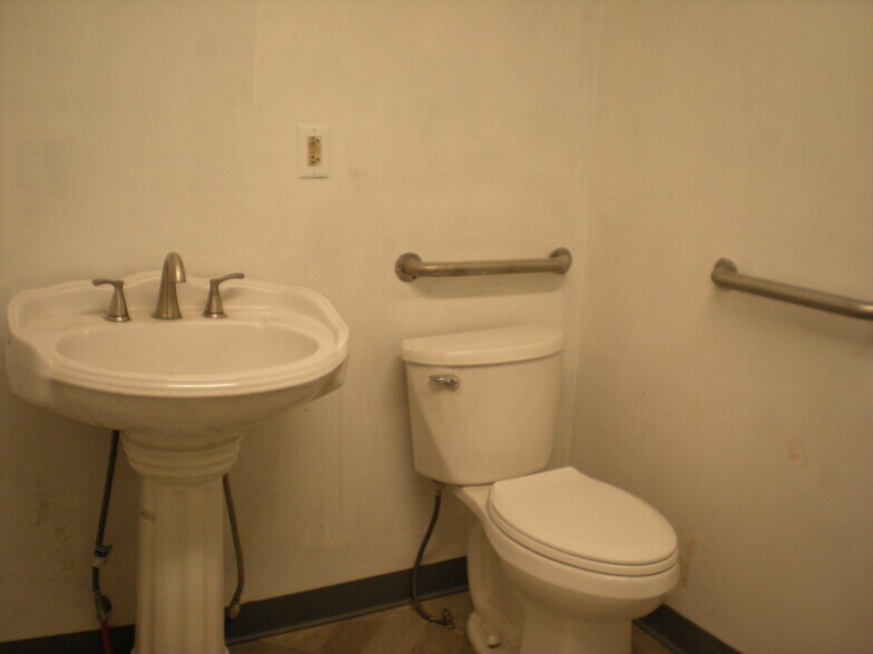 More Photos Of 6107 St Clair Ave, Cleveland Storefront Retail Residential For Lease