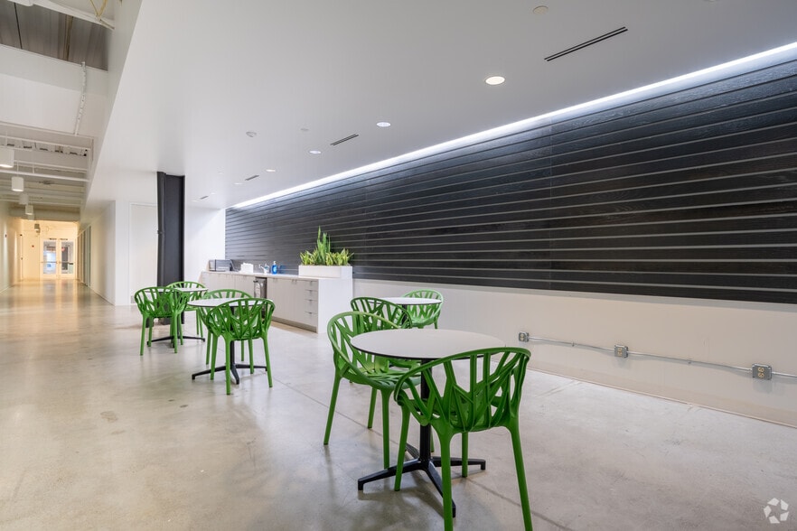 More Photos Of 4100 Wildwood Pky, Atlanta Unknown For Lease