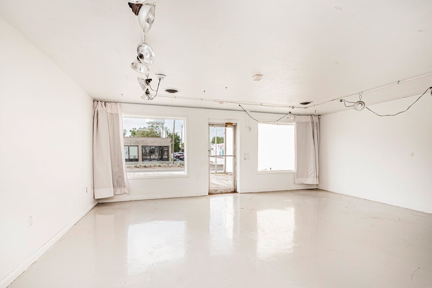 More Photos Of 1600 Government St, Baton Rouge Freestanding For Lease