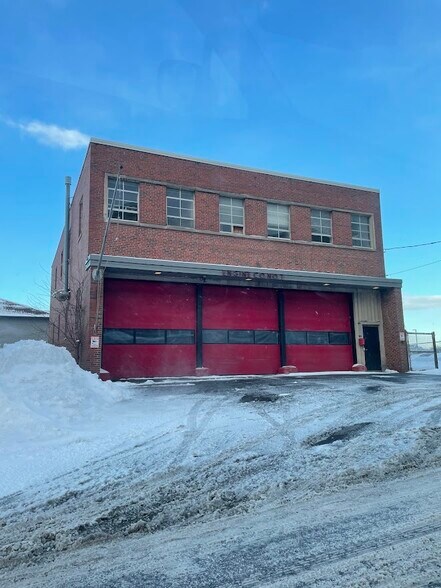 Primary Photo Of 1039 E Fayette St, Syracuse Specialty For Lease