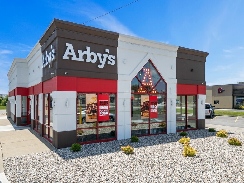 Primary Photo Of 4651 W 61st Ave, Hobart Fast Food For Sale