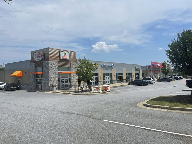 Primary Photo Of 6053 Veterans Pkwy, Columbus Storefront Retail Office For Lease