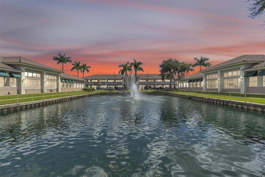 More Photos Of 5200 S University Dr, Davie Office For Sale