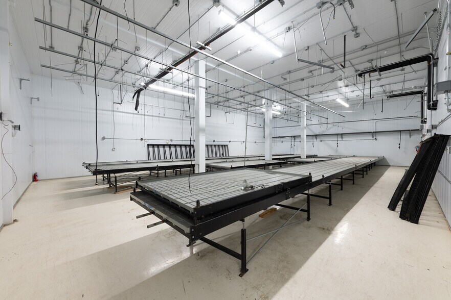 More Photos Of 197 E Jefferson Blvd, Los Angeles Warehouse For Sale