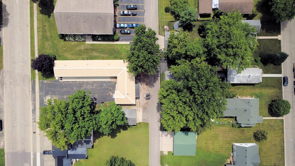 More Photos Of 511 Vine St, Wisconsin Dells Apartments For Sale