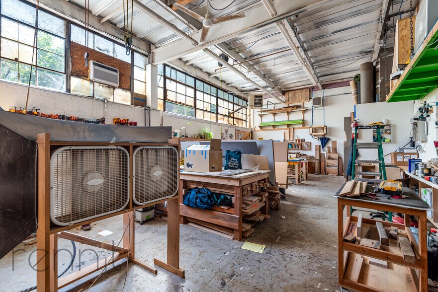 More Photos Of 5606 Cooper Ave, Glendale Warehouse For Lease