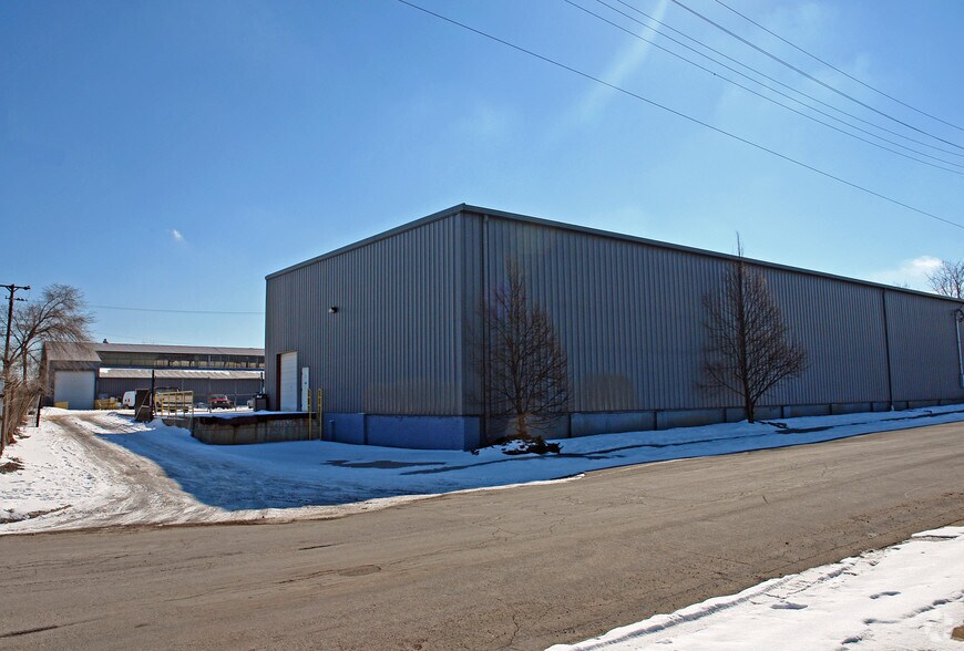 More Photos Of 20 N Zischler St, Springfield Manufacturing For Sale