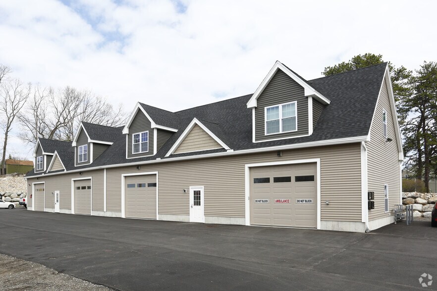 Primary Photo Of 1393 Lakeview Ave, Dracut Office For Lease