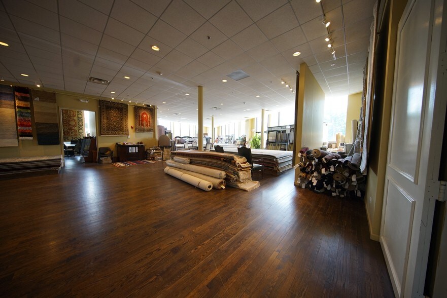 More Photos Of 3330 Skokie Valley Rd, Highland Park Medical For Lease