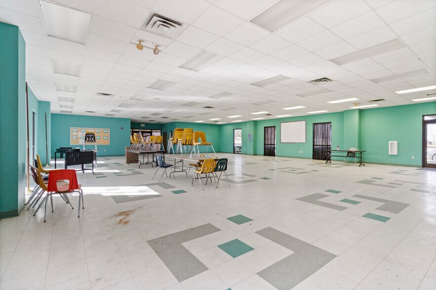 More Photos Of 214 N School St, Winfield Light Distribution For Sale