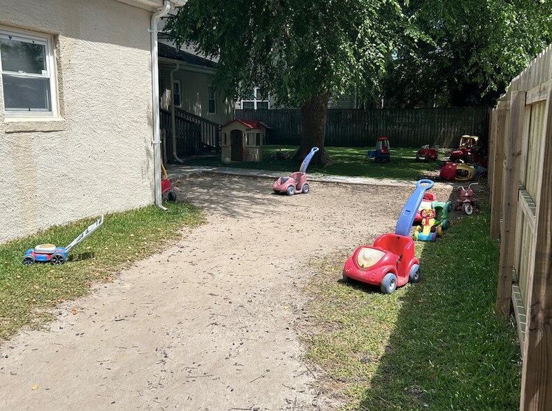 More Photos Of 1801 Hayward Ave, Chesapeake Daycare Center For Sale