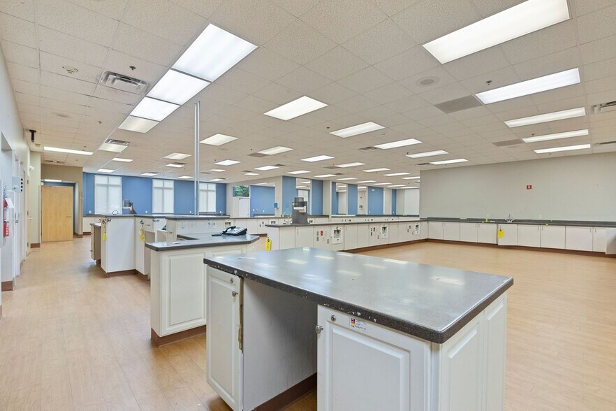 More Photos Of 1922 K M Wicker Memorial Dr, Sanford Medical For Lease