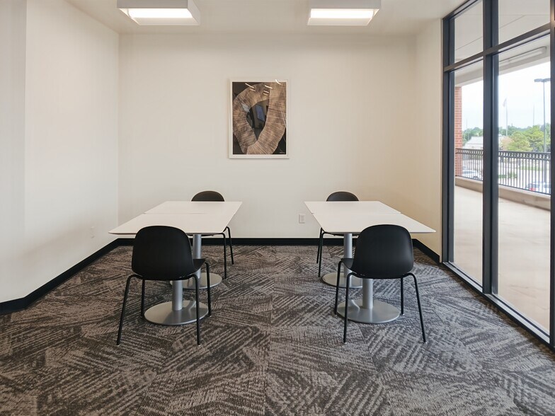 More Photos Of 3209 S Broadway, Edmond Coworking Space