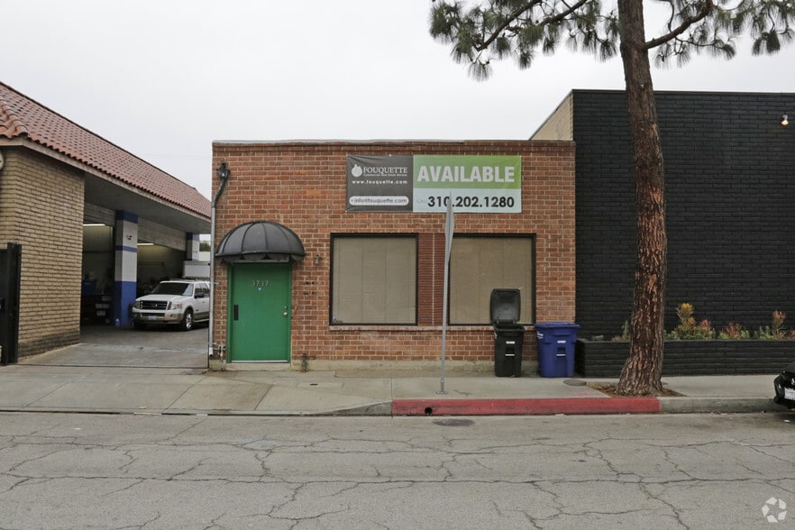 More Photos Of 3737 Robertson Blvd, Culver City Loft Creative Space For Lease