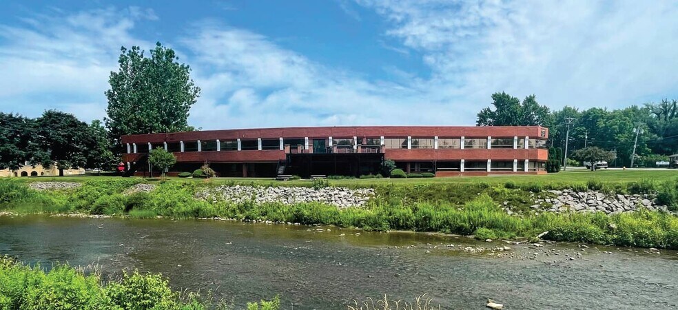 More Photos Of 2350 N Forest Rd, Getzville Office For Lease