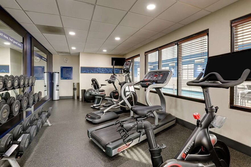 More Photos Of 5723 Heritage Crossing Dr, Glen Carbon Hotel For Sale