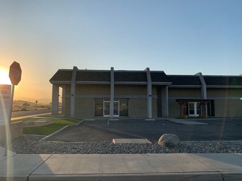 More Photos Of 4601 Kimber Ave, Bakersfield Warehouse For Lease