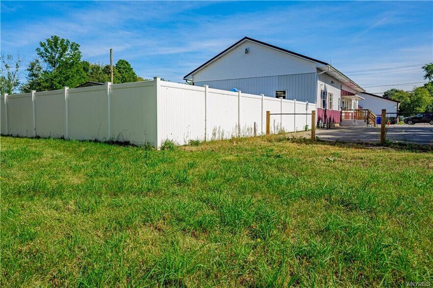 More Photos Of 6115 1st St, Newfane Office For Sale