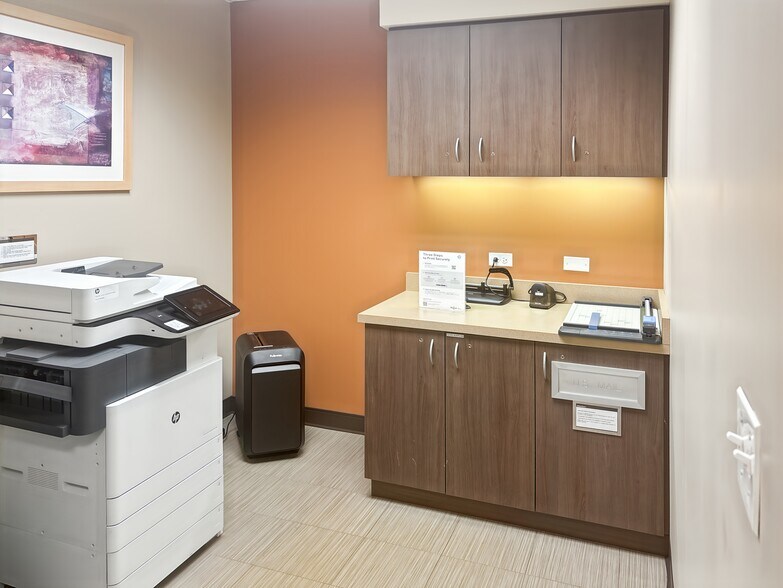 More Photos Of 5250 Old Orchard Rd, Skokie Coworking Space
