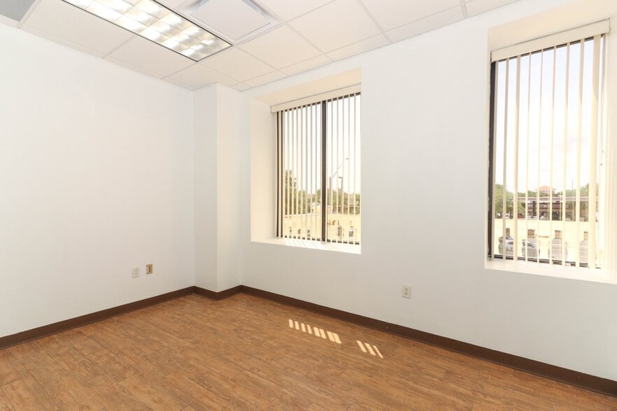 More Photos Of 6735 Conroy Windermere Rd, Orlando Medical For Lease