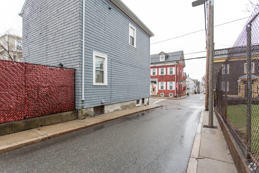 More Photos Of 209-213 Tudor St, Boston Warehouse For Lease