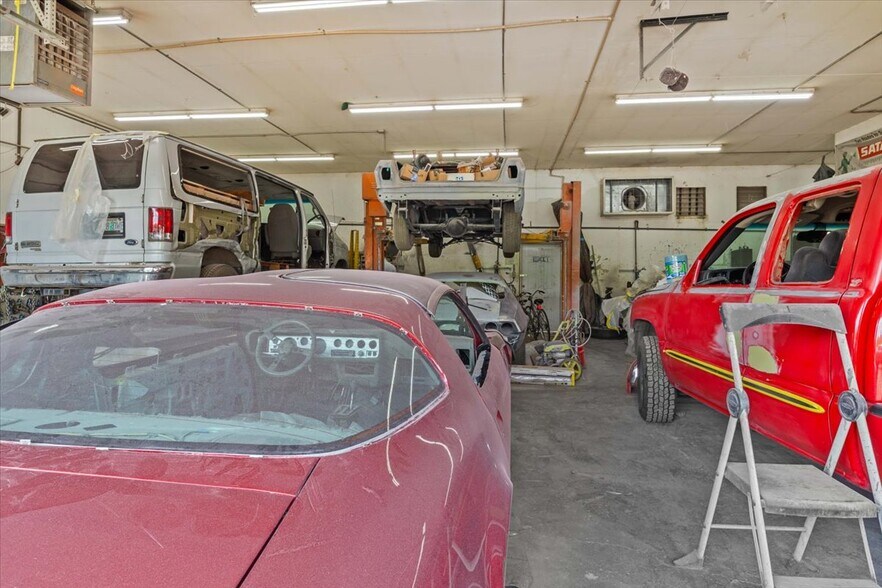 More Photos Of 13780 S Macksburg Rd, Molalla Service For Sale